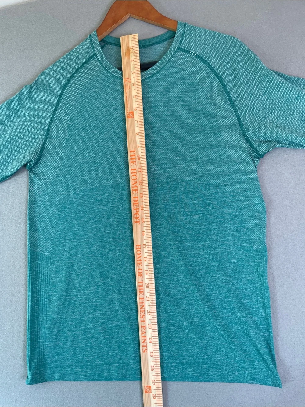 Lululemon Men’s Long sleeved Vent Tech Shirt Size Medium